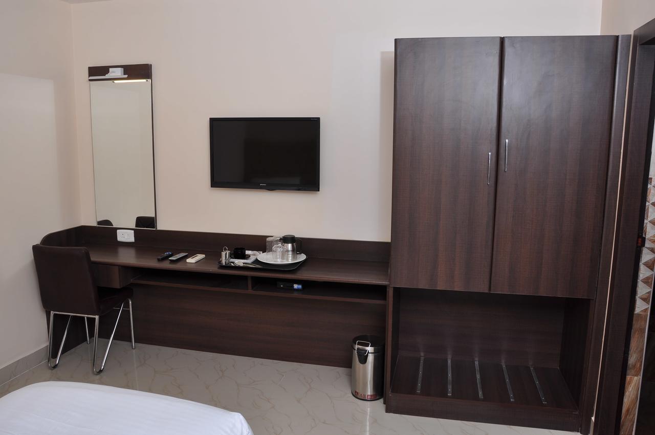 צ'נאי Almas Inn Hotels & Resorts מראה חיצוני תמונה